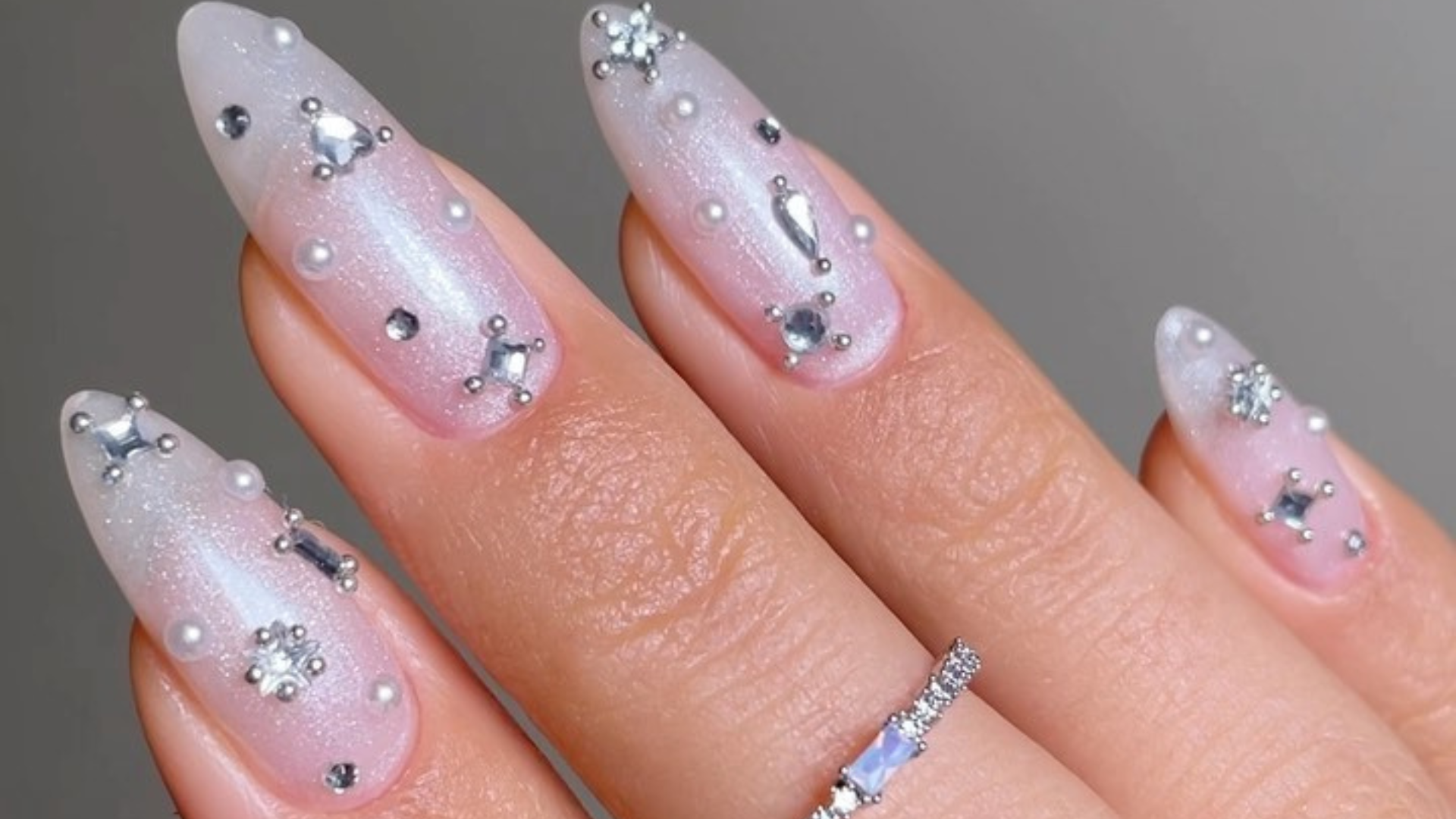 O significado das cores nas unhas para ano novo + inspirações para 2026