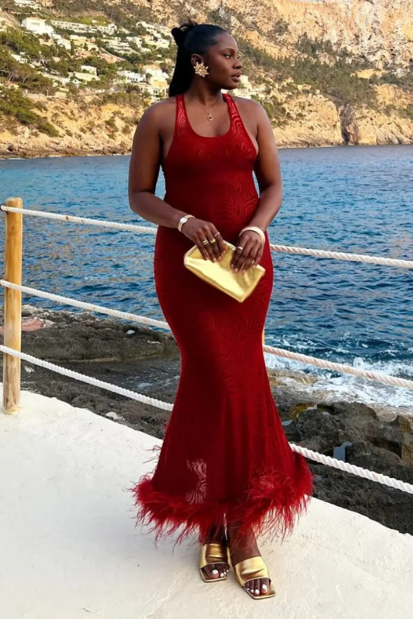 Vai usar vestido vermelho no Natal 2025? Nós ajudamos a deixar seu look ainda mais estiloso! 14 Vestido vermelho combina com que cor de sapato?