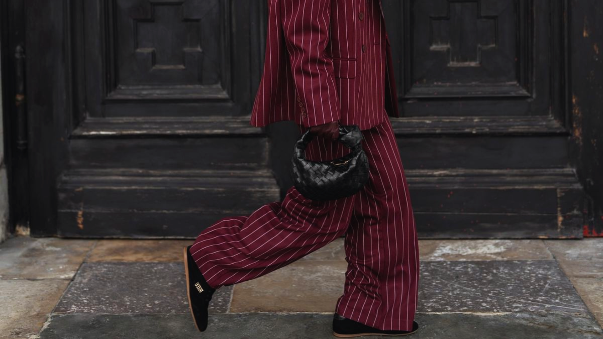 Calça alfaiataria inverno 2026: como usar a peça mais versátil da temporada